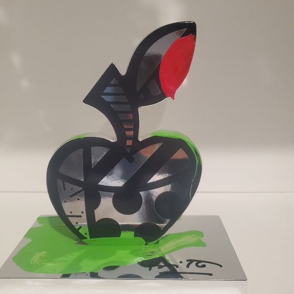 Romero Britto fine art ELECTROPLATED APPLE - MIXED MEDIA ORIGINAL SCULPTURE SERI - Picture 4 of 8